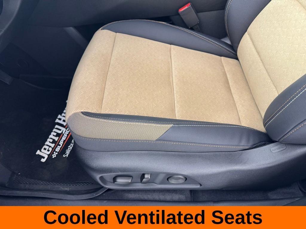 used 2025 Chevrolet Equinox car, priced at $33,500