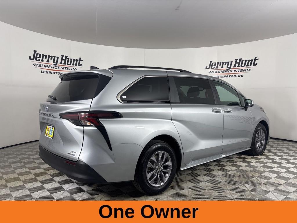 used 2024 Toyota Sienna car, priced at $43,700