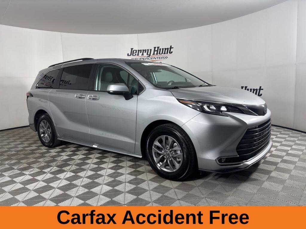 used 2024 Toyota Sienna car, priced at $43,700