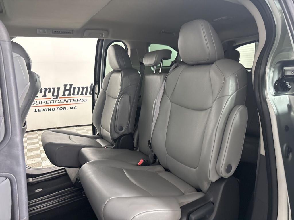 used 2024 Toyota Sienna car, priced at $43,700