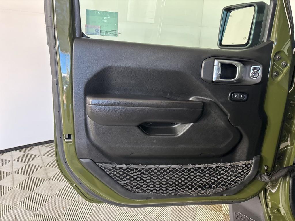 used 2021 Jeep Gladiator car, priced at $32,100