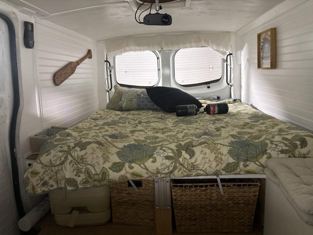 used 2018 Nissan NV Cargo NV2500 HD car, priced at $21,978