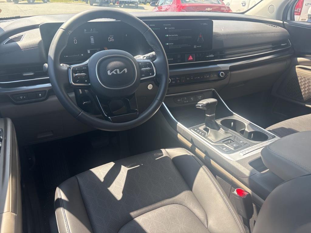 used 2026 Kia Carnival car, priced at $100,000