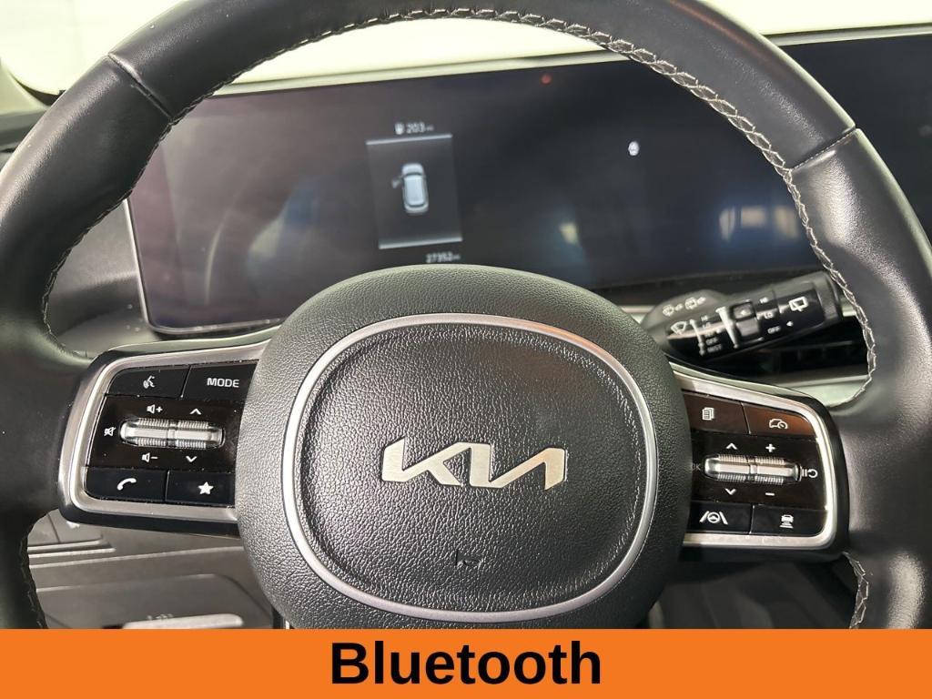 used 2024 Kia Sorento car, priced at $30,272