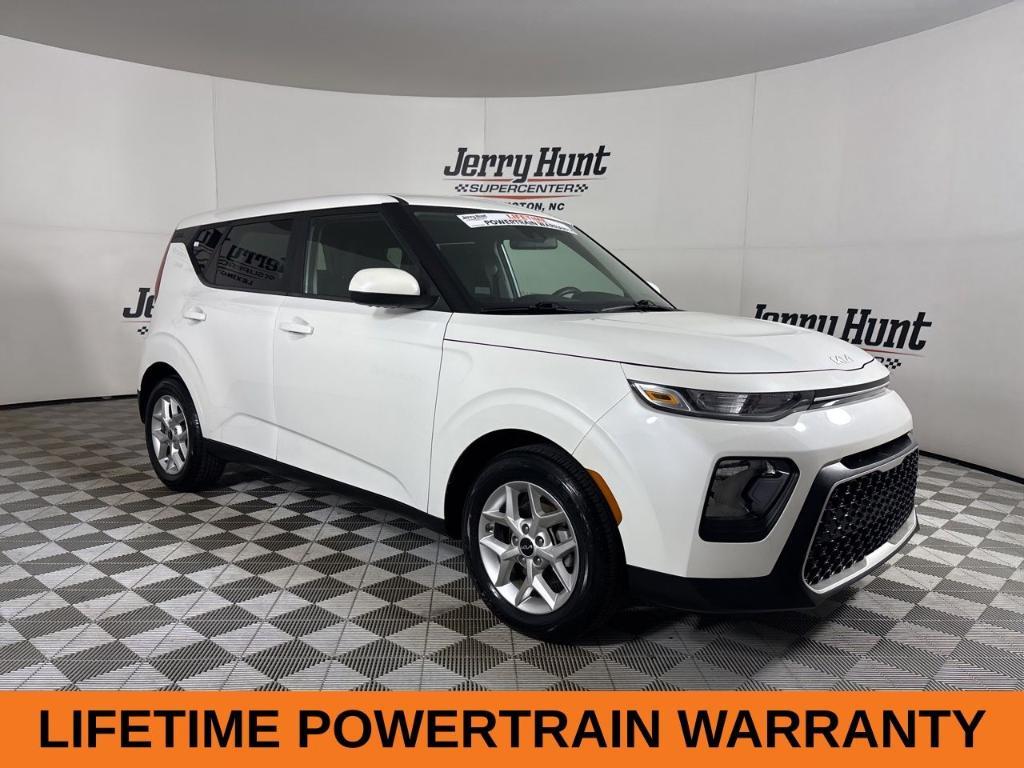 used 2022 Kia Soul car, priced at $15,600