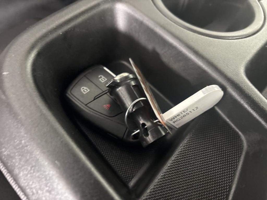 used 2024 Chevrolet Silverado 1500 car, priced at $31,900