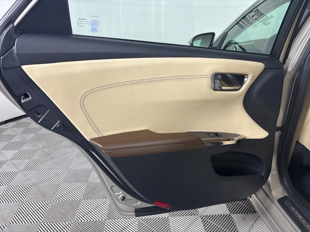 used 2014 Toyota Avalon Hybrid car, priced at $16,075
