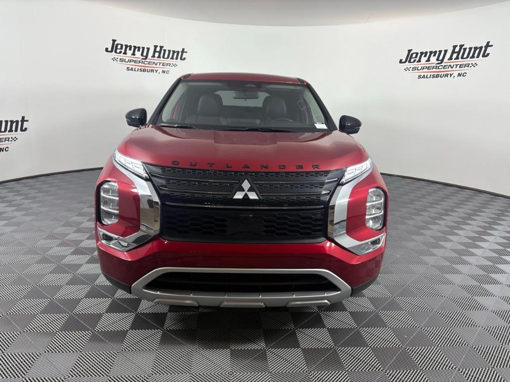 used 2024 Mitsubishi Outlander car, priced at $26,544