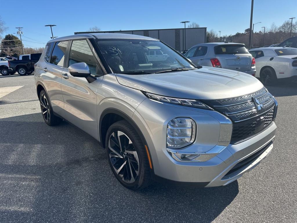 used 2024 Mitsubishi Outlander car, priced at $24,900