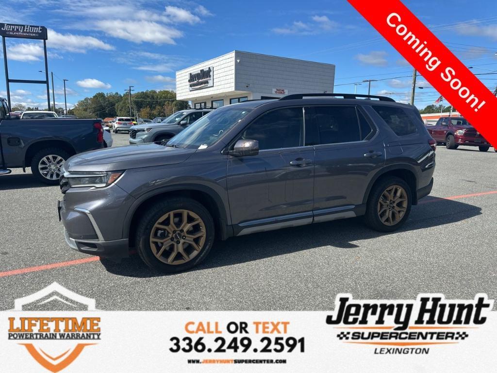 used 2024 Honda Pilot car, priced at $41,500