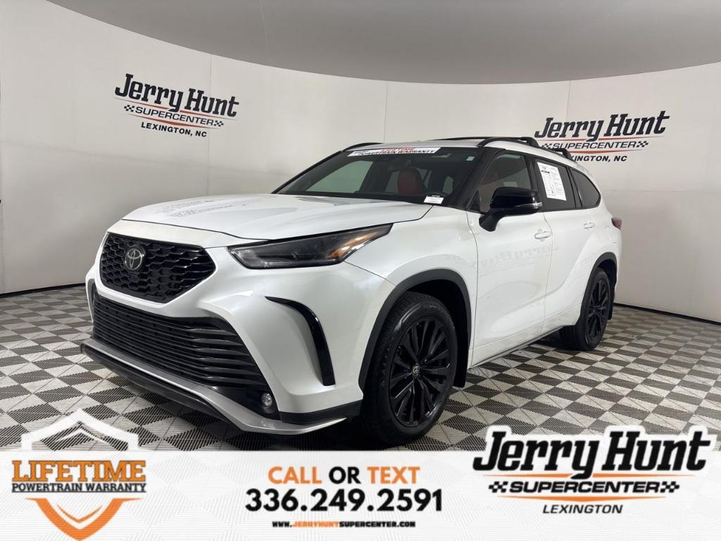 used 2023 Toyota Highlander car, priced at $43,057