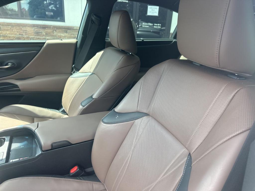 used 2024 Lexus ES 350 car, priced at $49,701