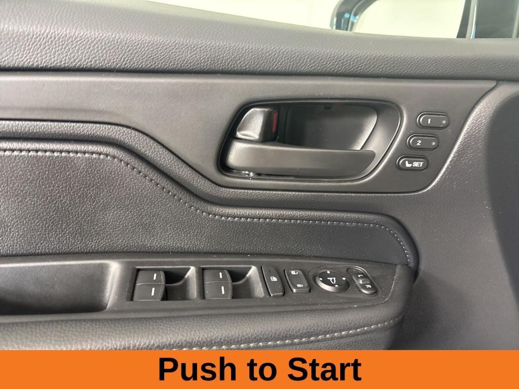 used 2025 Honda Odyssey car, priced at $39,218