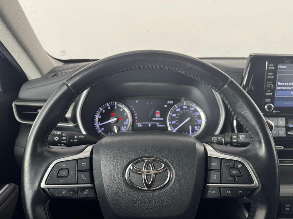 used 2022 Toyota Highlander car, priced at $33,000