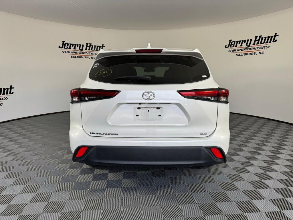 used 2022 Toyota Highlander car, priced at $33,936