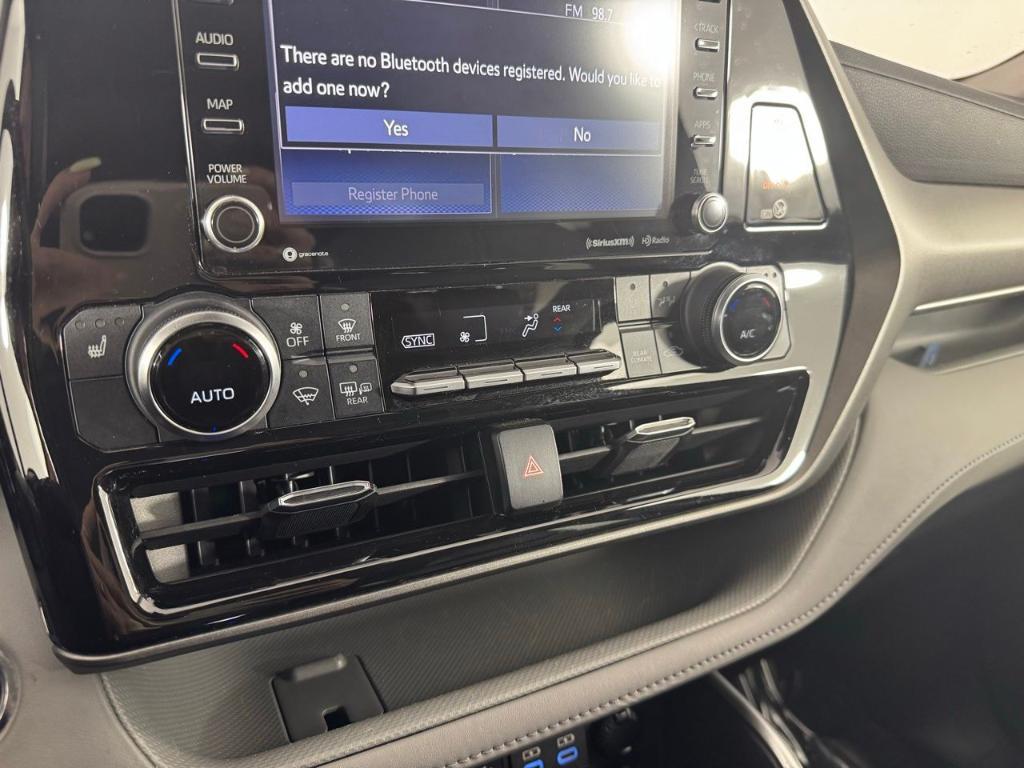 used 2022 Toyota Highlander car, priced at $33,000