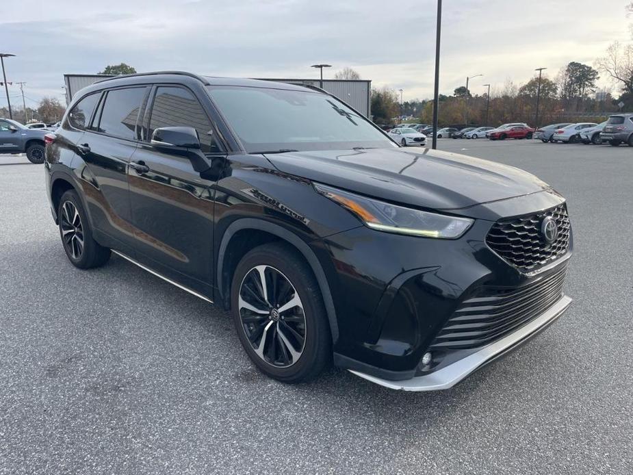 used 2021 Toyota Highlander car, priced at $33,750