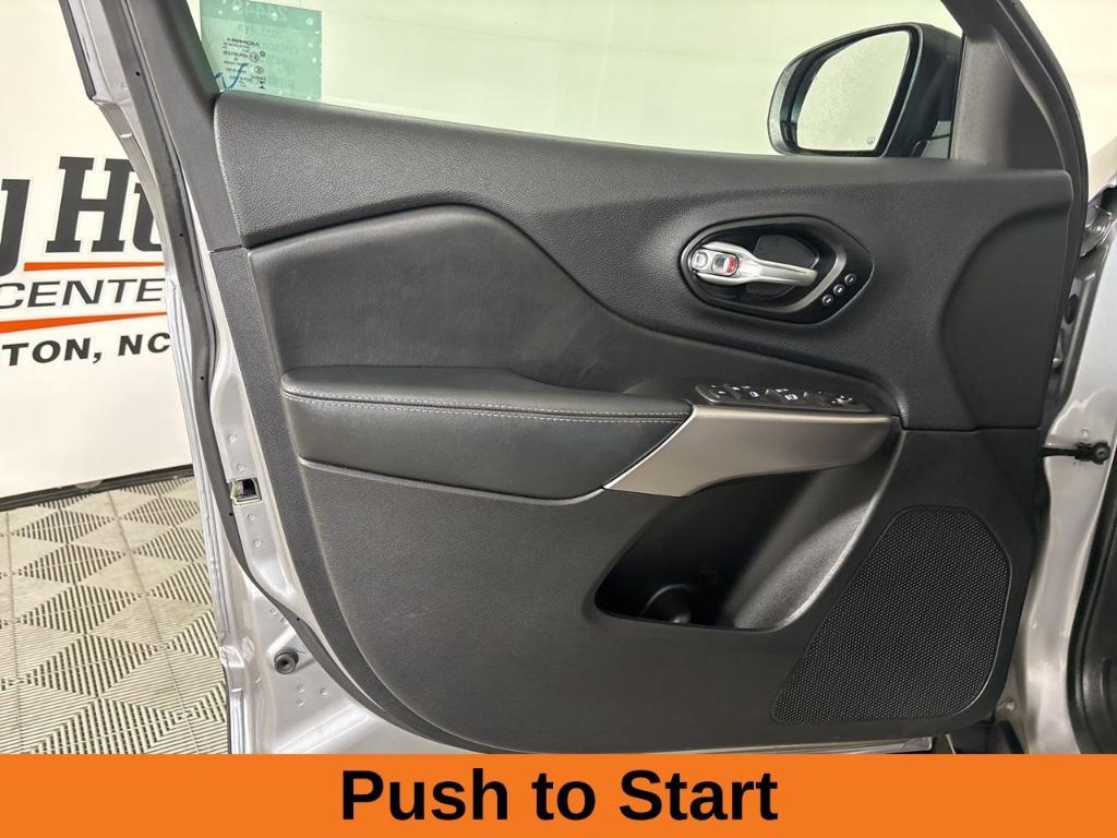 used 2022 Jeep Cherokee car, priced at $25,900