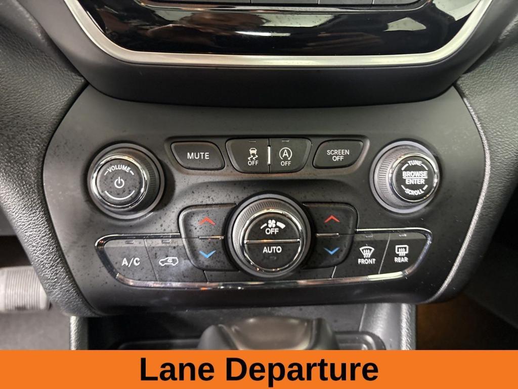 used 2022 Jeep Cherokee car, priced at $25,900