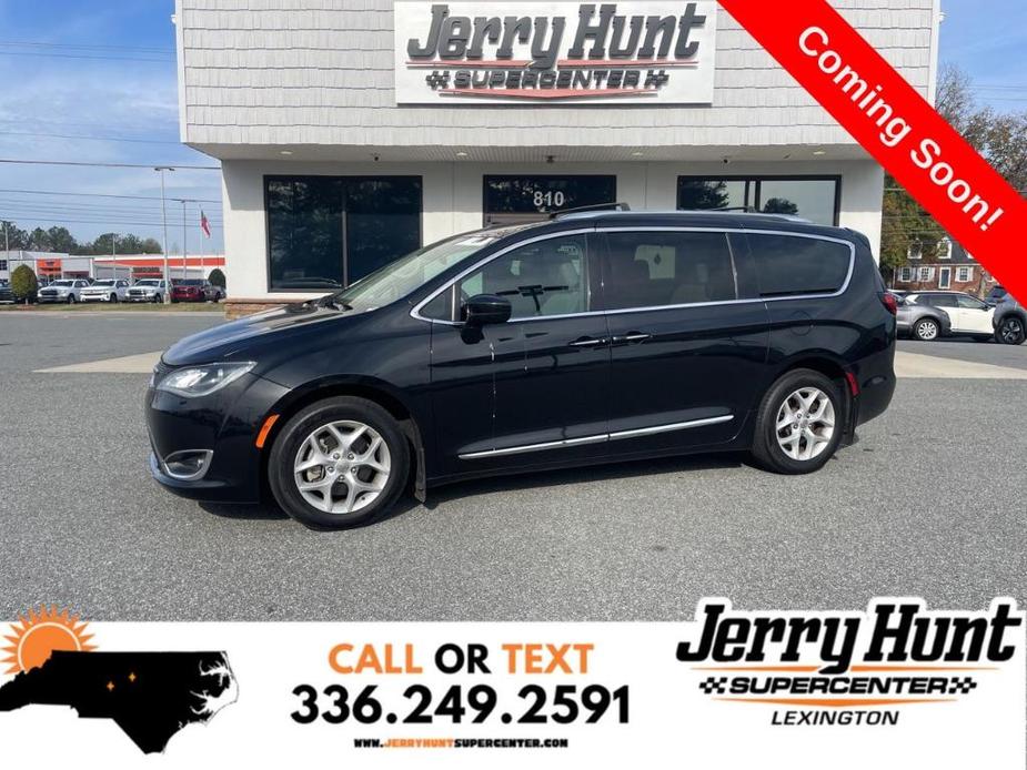 used 2017 Chrysler Pacifica car, priced at $14,500