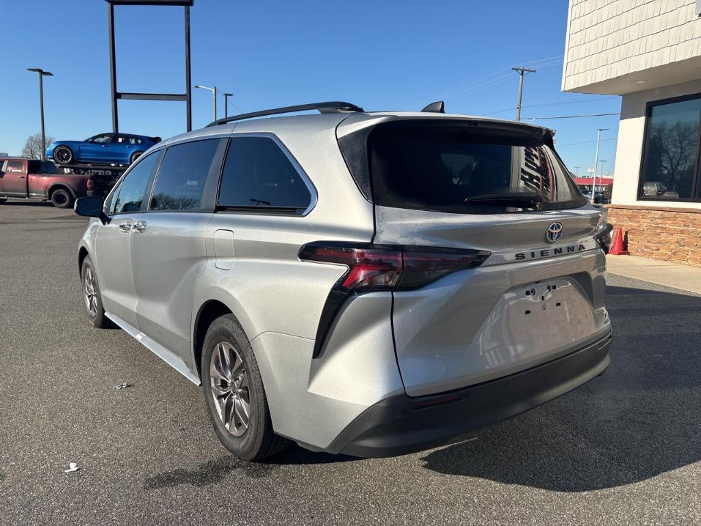 used 2023 Toyota Sienna car, priced at $39,588