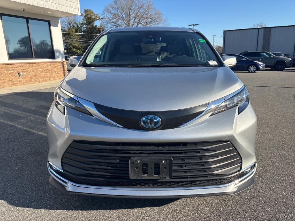 used 2023 Toyota Sienna car, priced at $39,588