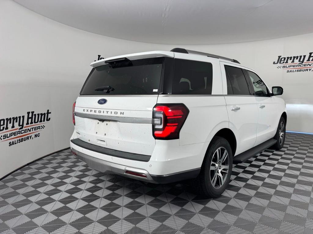 used 2024 Ford Expedition car, priced at $60,374