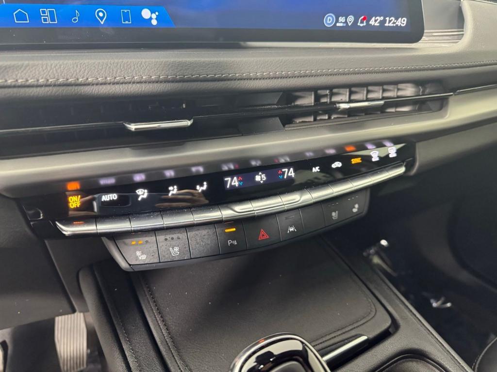 used 2025 Cadillac XT4 car, priced at $35,988