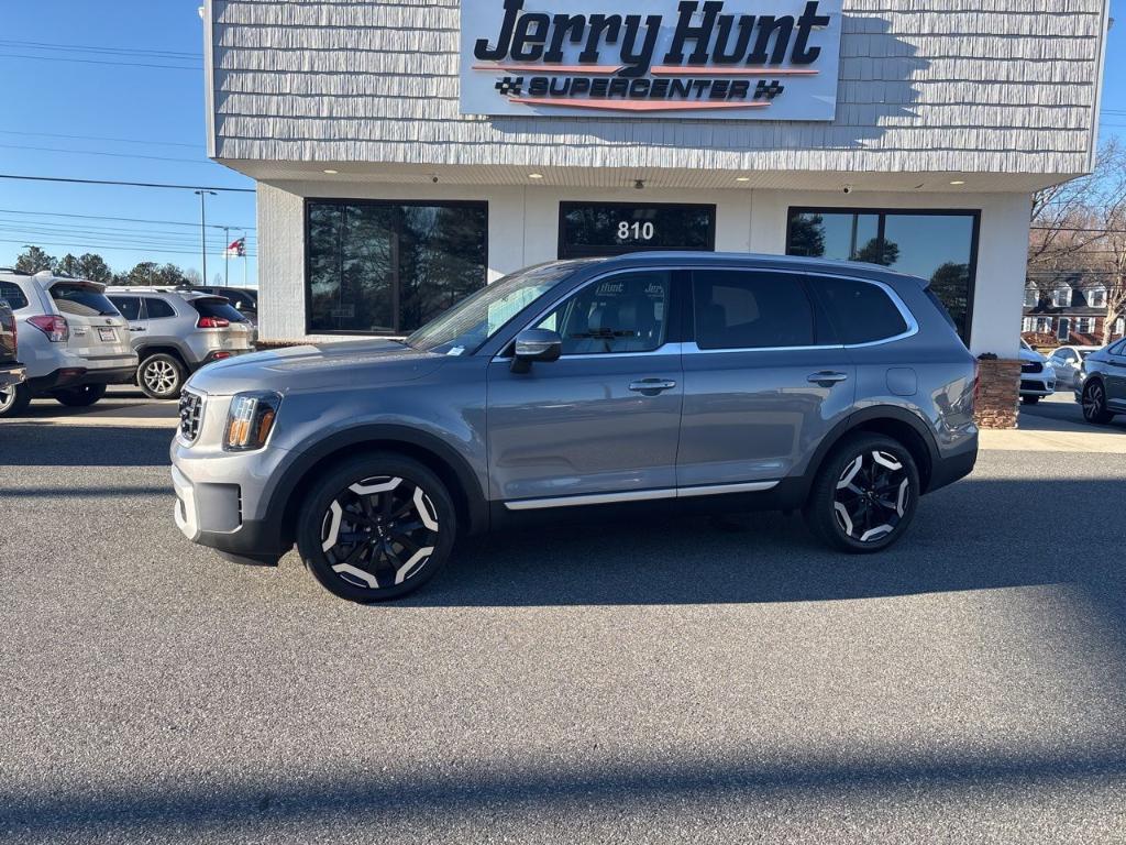 used 2024 Kia Telluride car, priced at $35,900