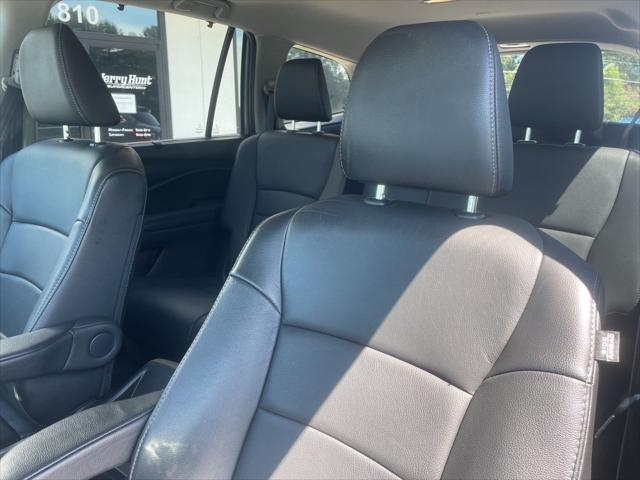 used 2022 Honda Pilot car, priced at $33,100