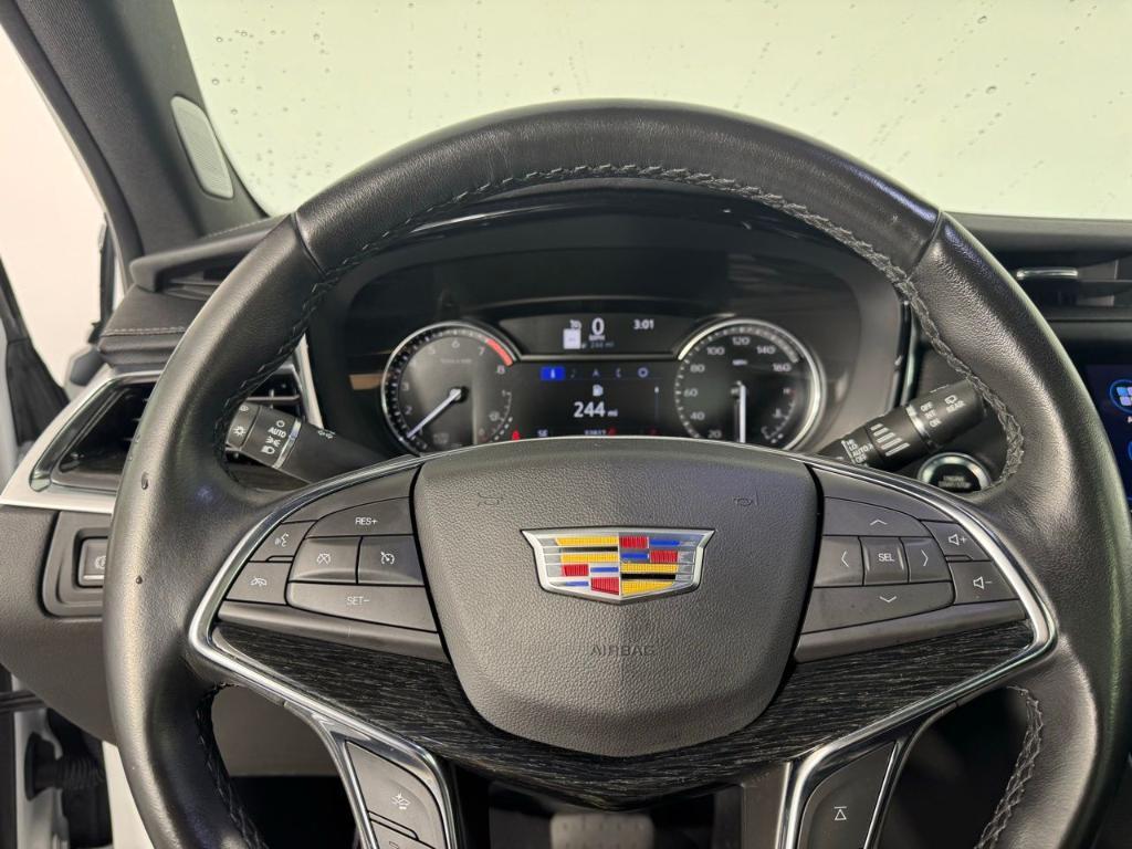 used 2021 Cadillac XT5 car, priced at $27,700