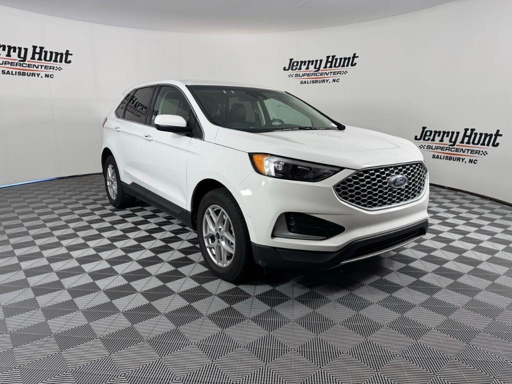 used 2024 Ford Edge car, priced at $22,400