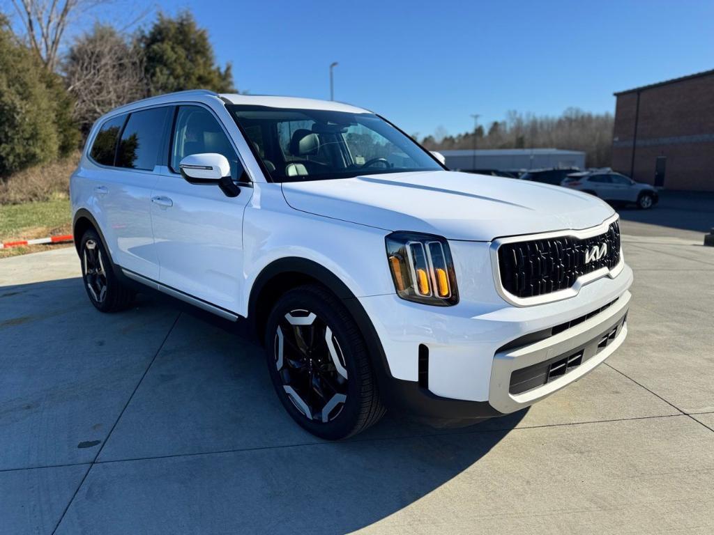 used 2024 Kia Telluride car, priced at $35,988