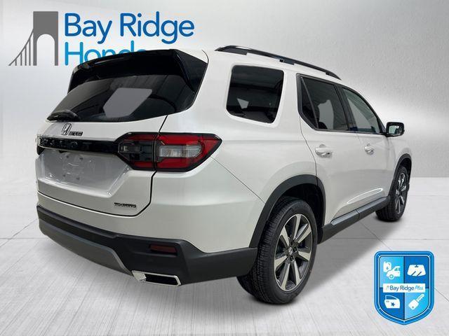 new 2025 Honda Pilot car, priced at $50,050
