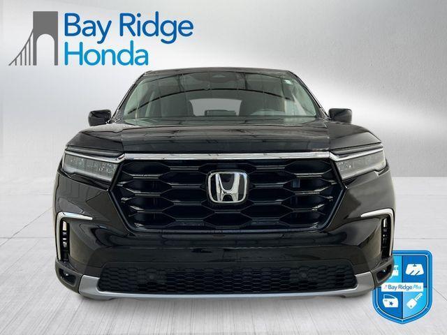 new 2025 Honda Pilot car, priced at $45,595