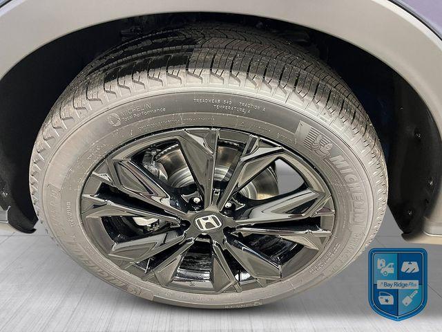 new 2026 Honda CR-V Hybrid car, priced at $43,700