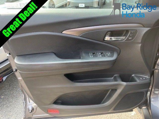 used 2022 Honda Pilot car, priced at $29,125