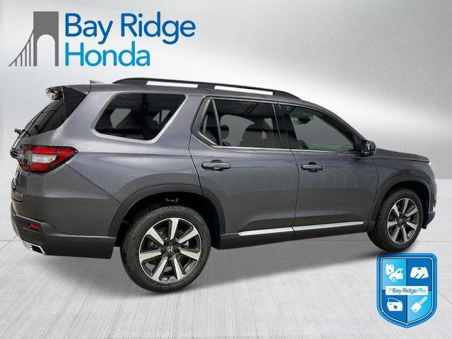 new 2025 Honda Pilot car, priced at $50,995