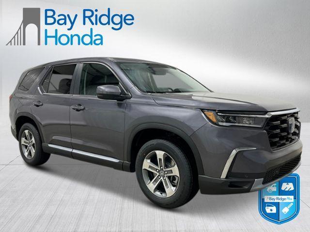 new 2025 Honda Pilot car, priced at $45,595