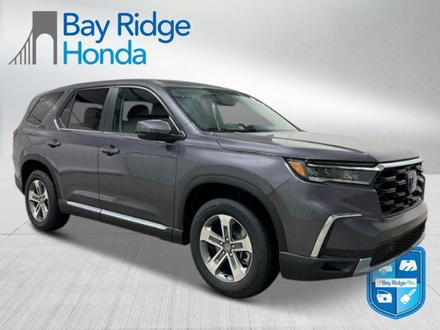 new 2025 Honda Pilot car, priced at $45,595