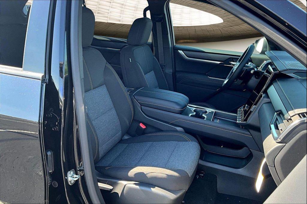 new 2025 GMC Acadia car, priced at $44,310