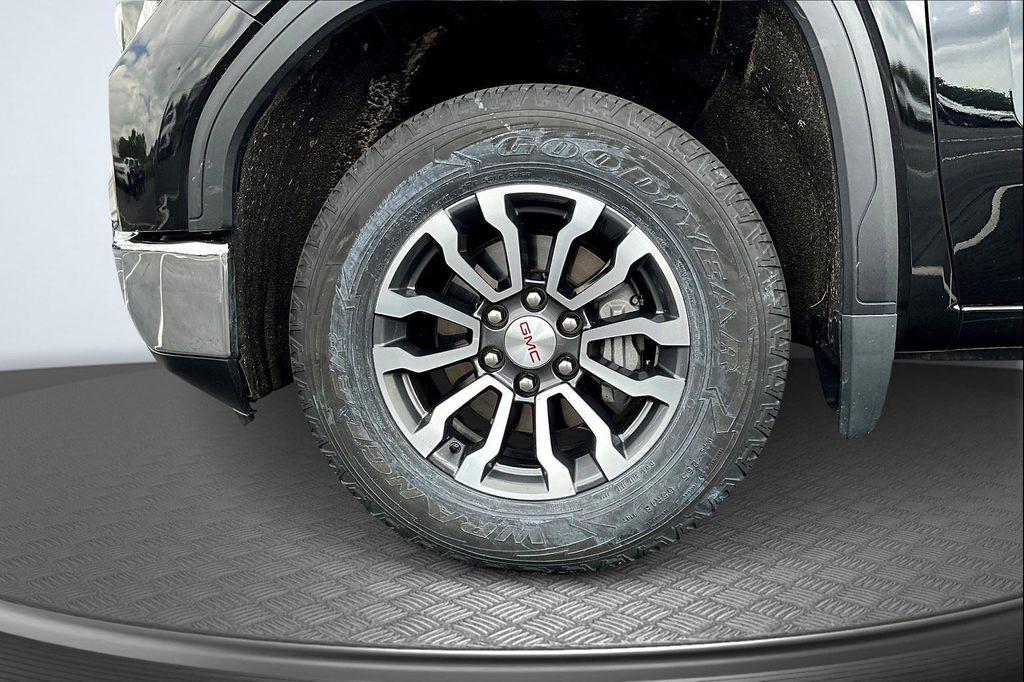 used 2022 GMC Sierra 1500 car, priced at $37,327