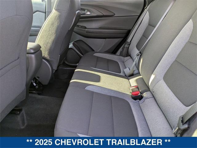 new 2025 Chevrolet TrailBlazer car, priced at $26,490