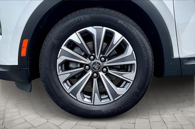new 2025 Buick Envision car, priced at $35,990