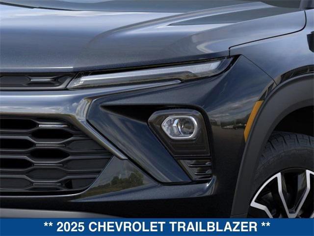 new 2025 Chevrolet TrailBlazer car, priced at $31,185