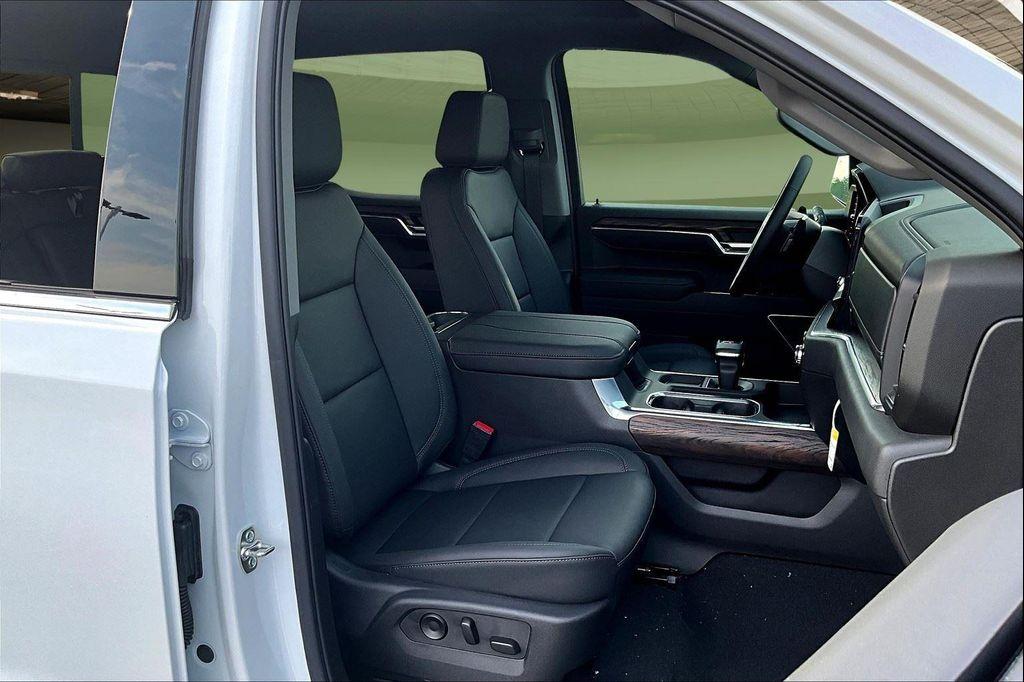 new 2025 GMC Sierra 1500 car, priced at $56,202
