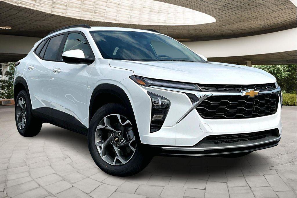new 2025 Chevrolet Trax car, priced at $24,700