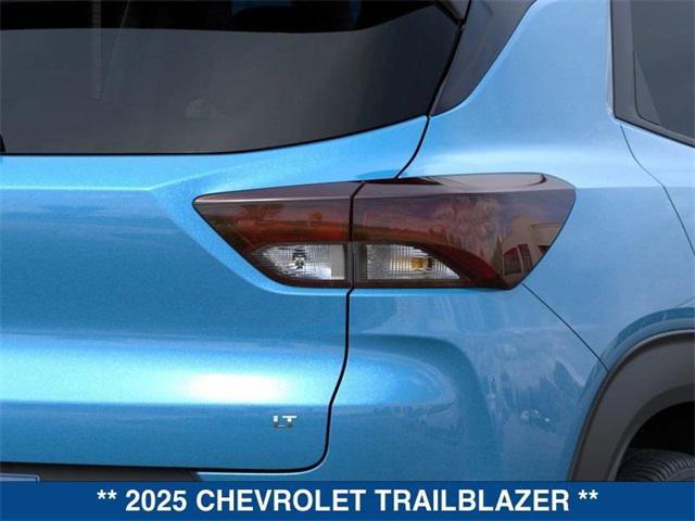 new 2025 Chevrolet TrailBlazer car, priced at $28,475