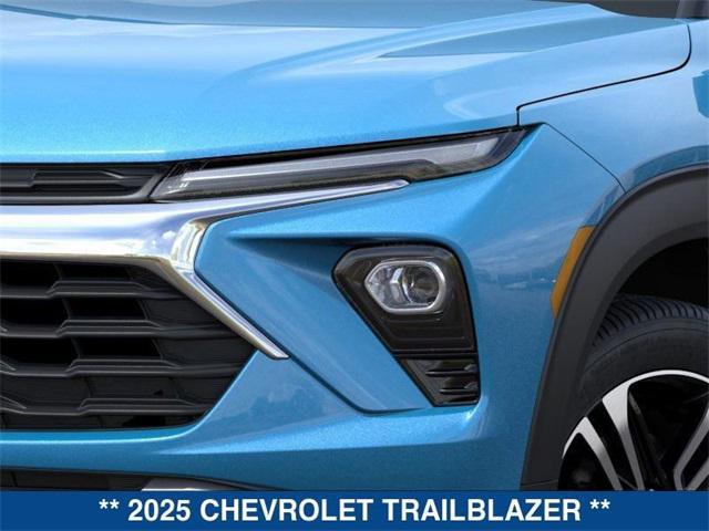 new 2025 Chevrolet TrailBlazer car, priced at $28,475