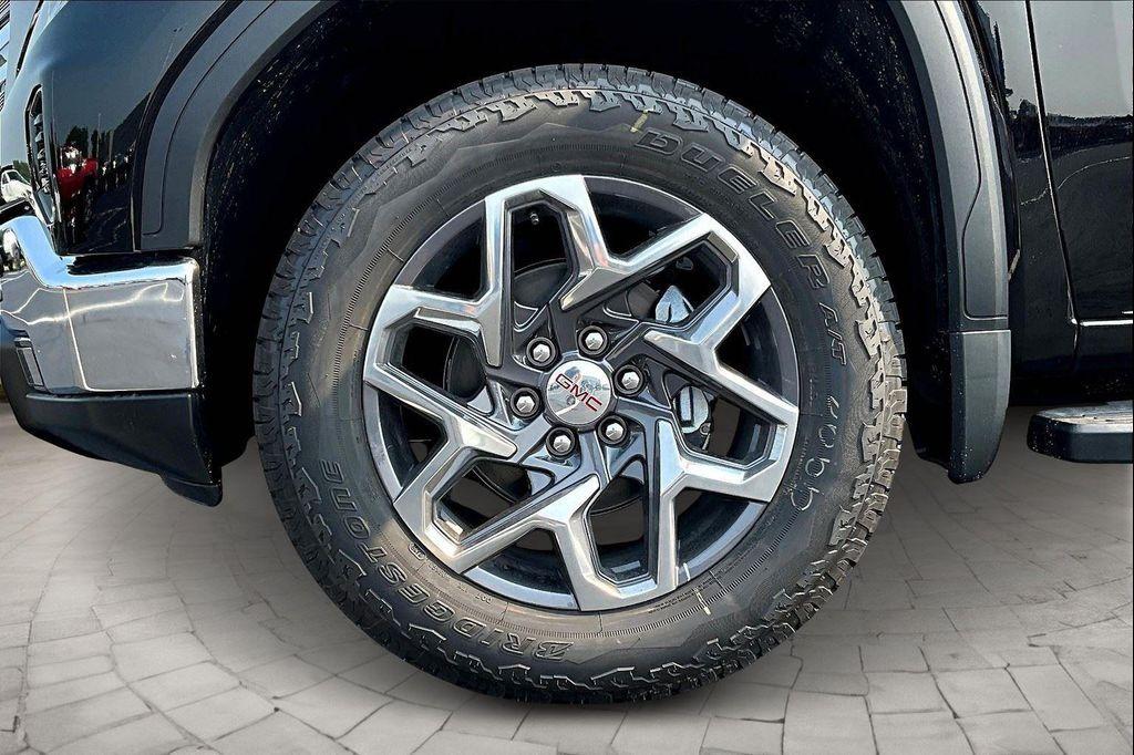 new 2025 GMC Sierra 1500 car, priced at $58,005